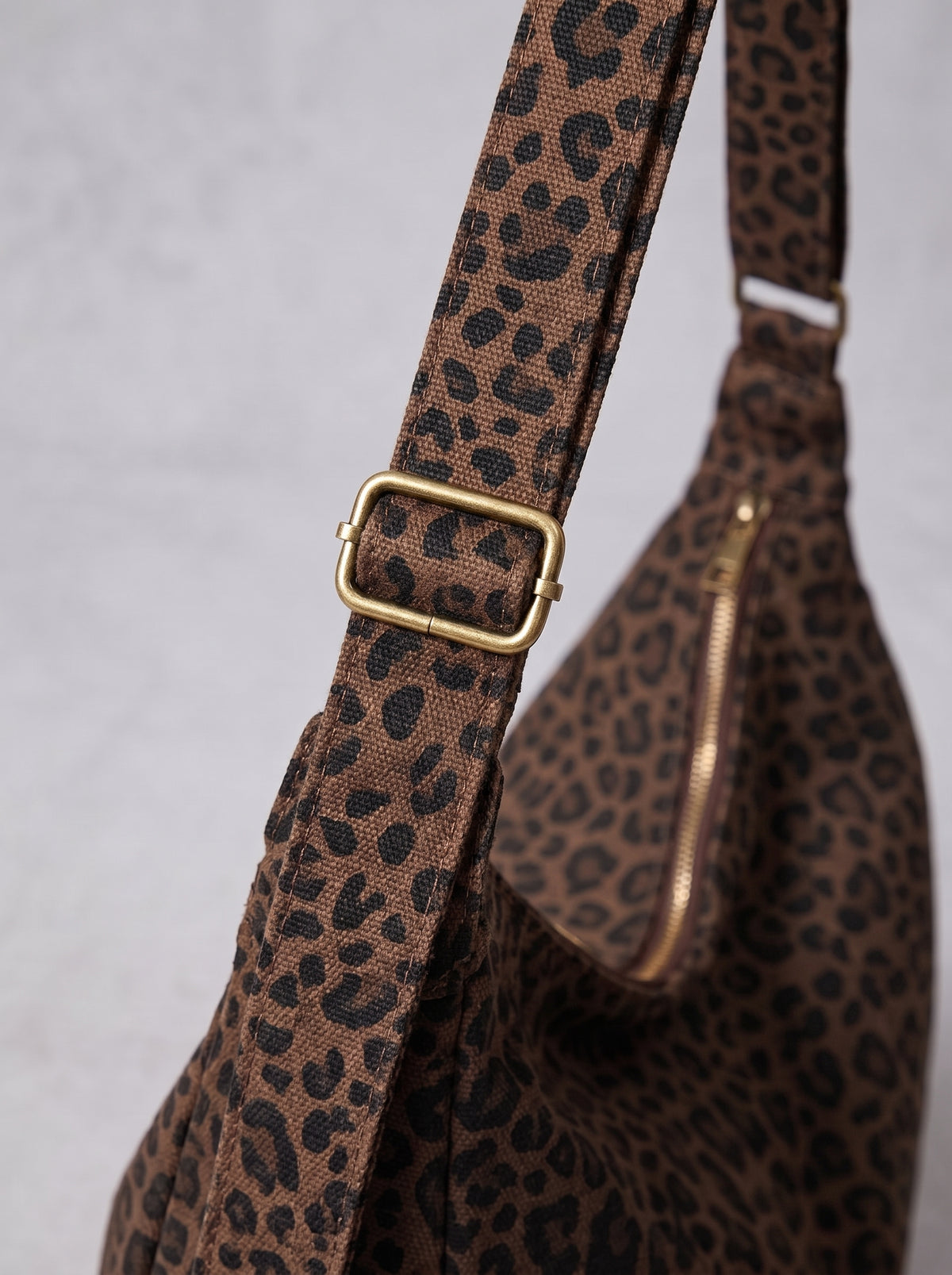 NOA | Bolso de Hombro Estampado Leopardo