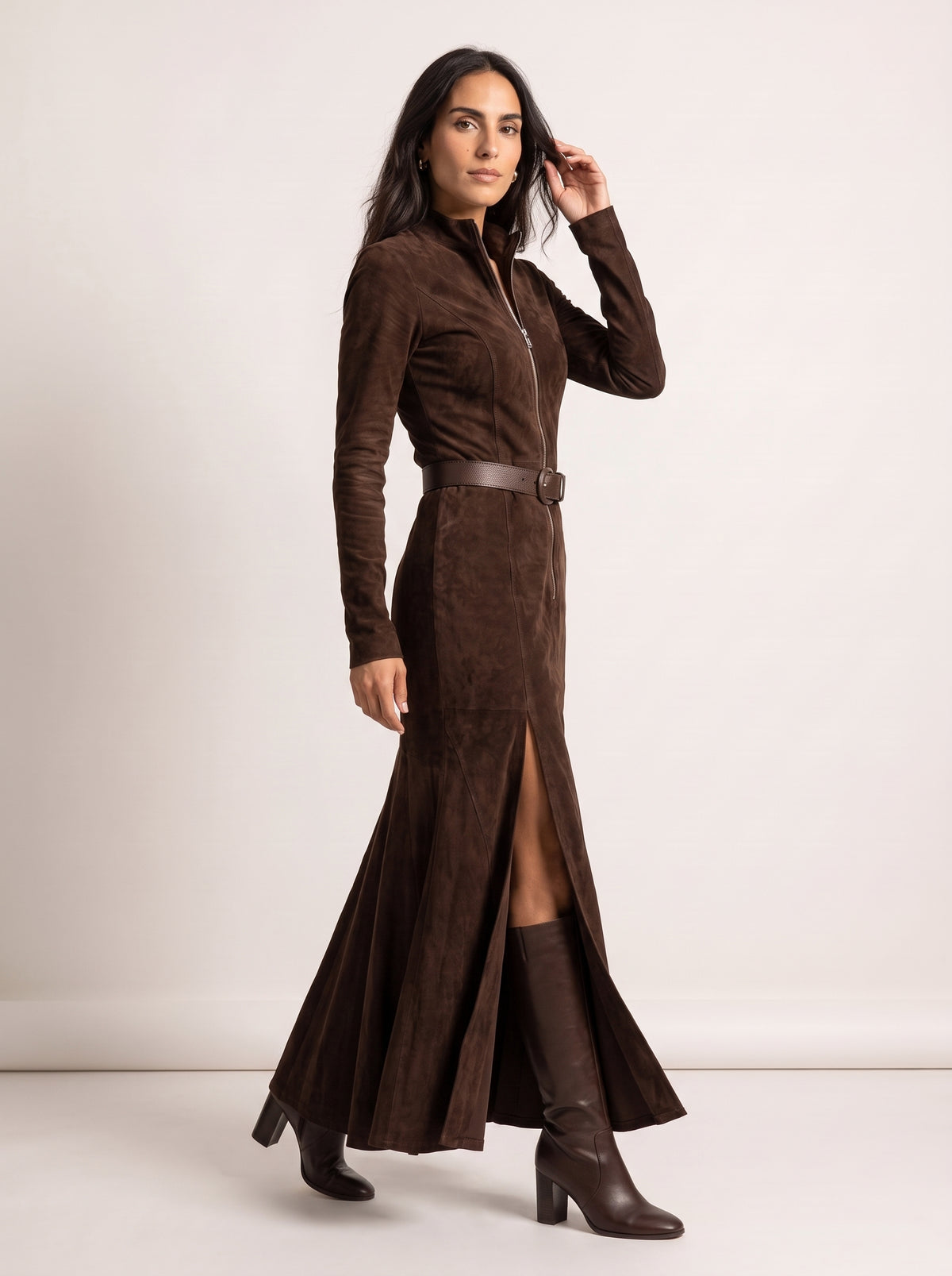 Claudia | Vestido largo marrón con cinturón